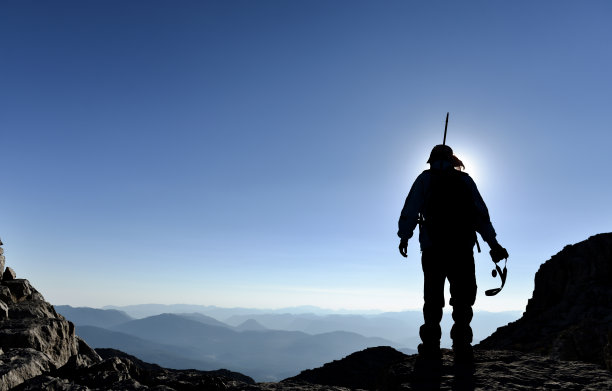 山间探索之旅图片下载