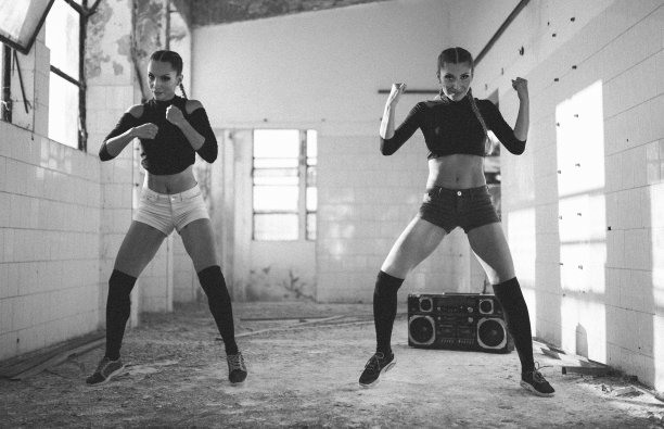 神奇的舞者图片下载