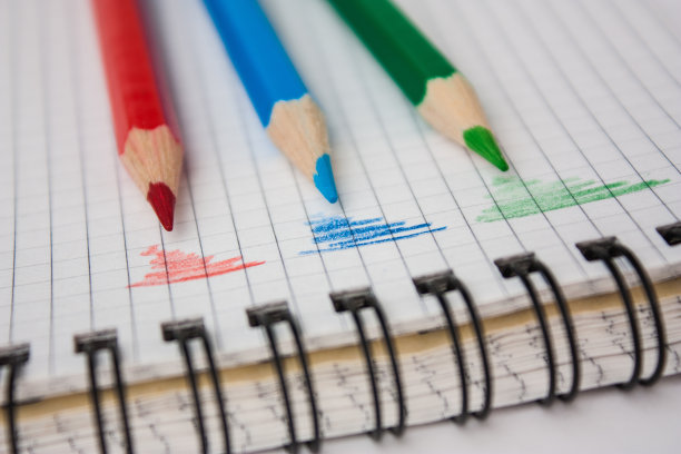 铅笔和笔记本图片下载