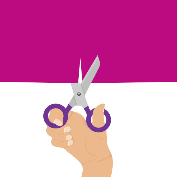 用剪刀剪织物。手拿剪刀。图片下载