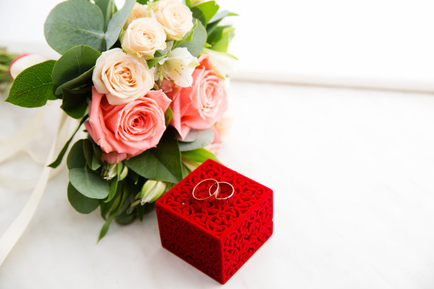 黄金结婚戒指图片下载