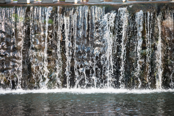 人工瀑布图片下载