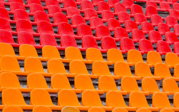 彩色的塑料椅子图片下载