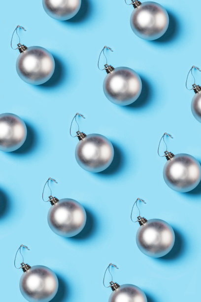 蓝色背景上的球素材图片