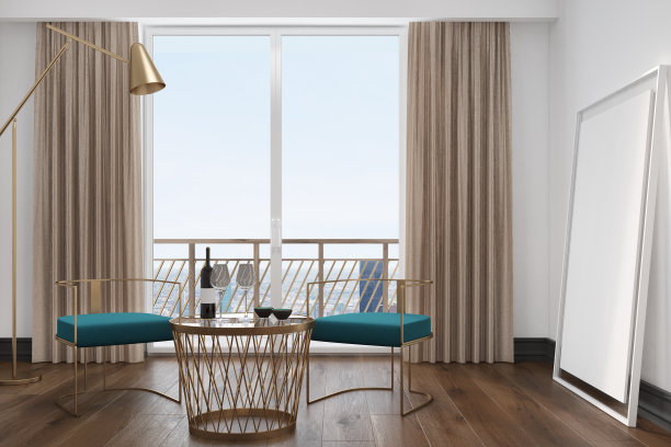 白色的客厅内部，蓝色的扶手椅图片下载