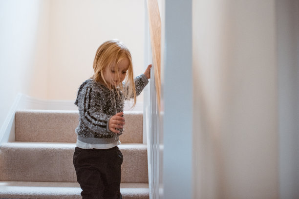 试图抓住你图片下载