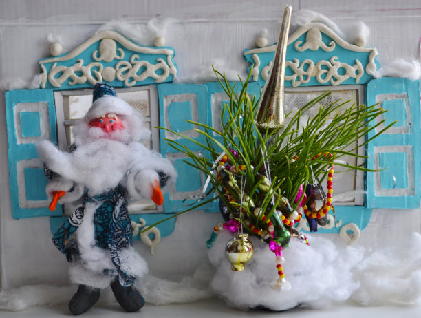 小新年树，圣诞老人和小屋-魔术照片图片下载