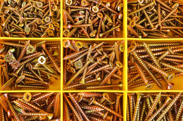 将塑料整理盒拧入图片下载