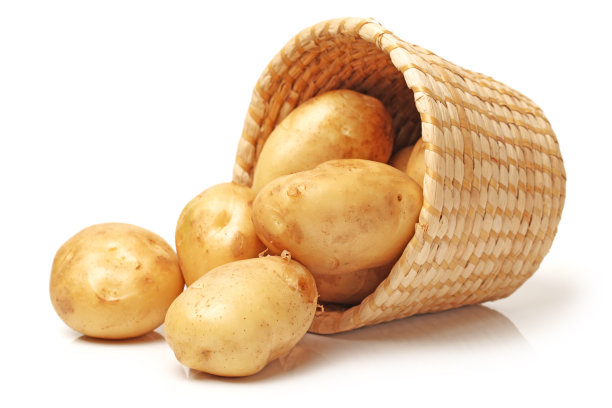 土豆孤立在白色背景上图片下载