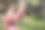 资深女性拍照图片下载