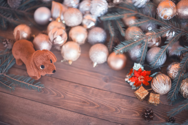 2018狗年，圣诞装饰品。图片下载