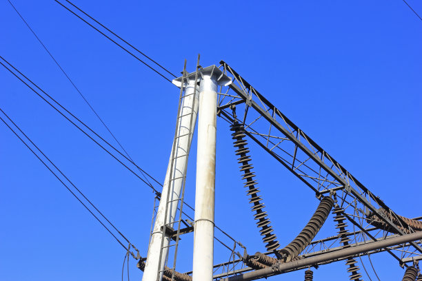 变电站里的电力设备，特写照片图片下载