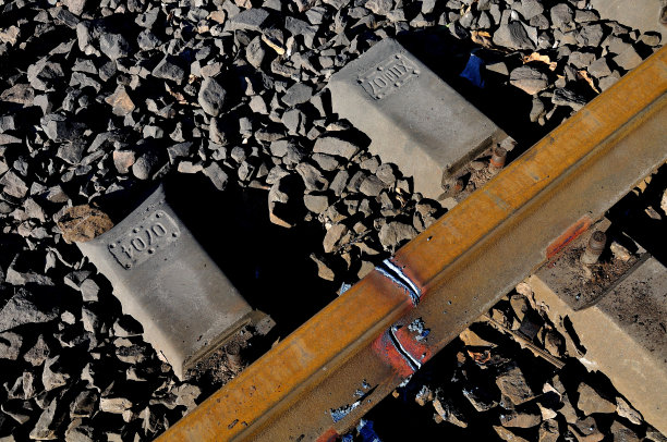 旧铁轨图片下载