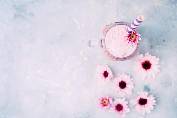 健康的冰沙在一个玻璃瓶图片下载