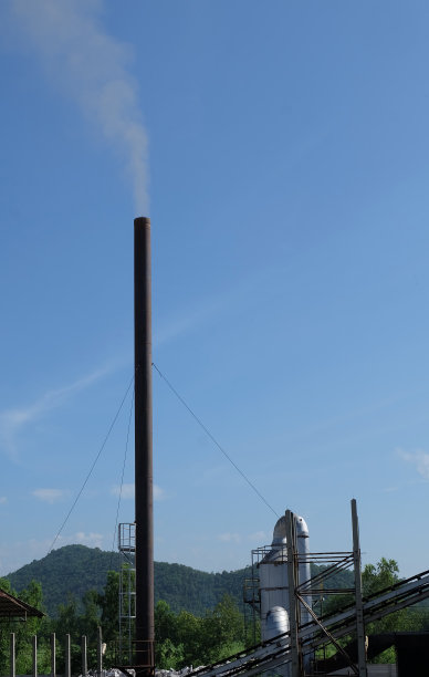 工厂的烟囱图片下载