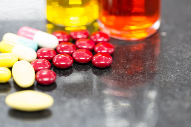 具有实验室科学研究和医学背景。图片下载