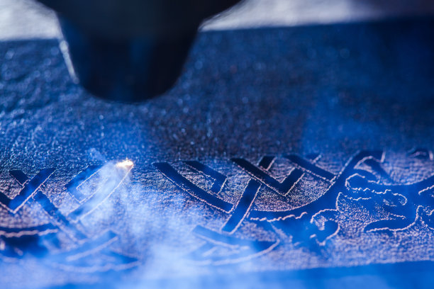 激光在皮带上雕刻图片下载