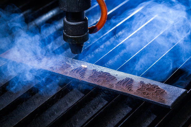 激光在皮带上雕刻图片下载