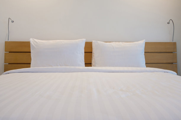 在床上。图片下载