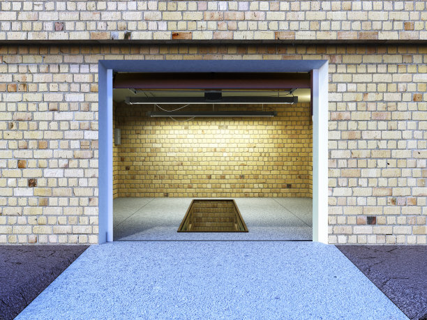 前视图的一个ampty车库3D室内打开卷帘门3D渲染图片下载