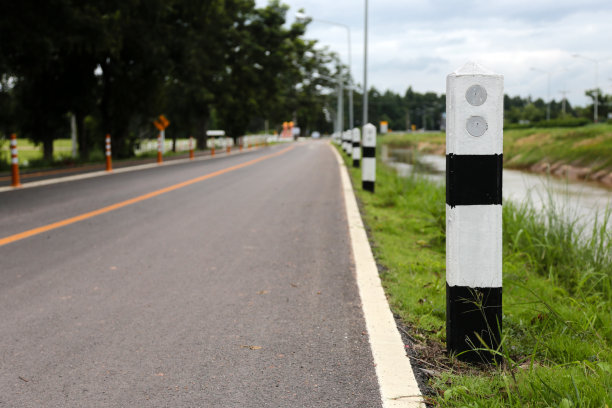 泰国清迈美丽空旷的道路。图片下载