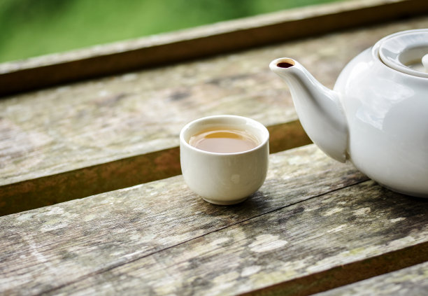 茶杯和茶壶木地板素材图片下载