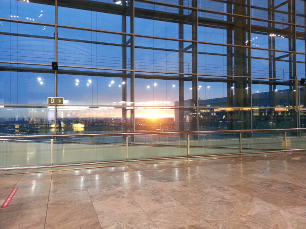 阿利坎特机场日落图片下载