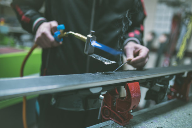 滑雪维修店图片下载