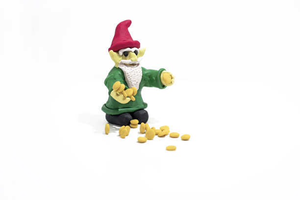 用橡皮泥做的侏儒。图片下载