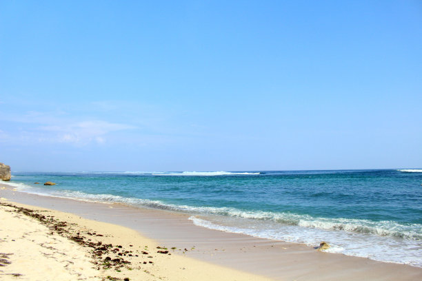 另一个美丽的海滩在巴厘岛，印度尼西亚图片下载