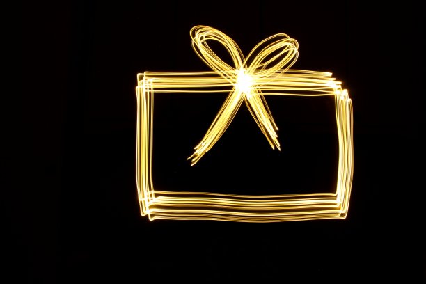 金光绘画摄影，礼盒造型，带丝带和蝴蝶结图片下载