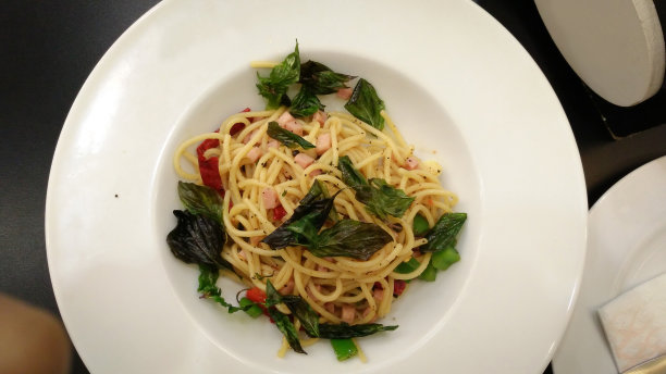 火腿炒意大利面图片下载