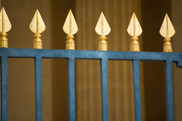 法国蒙彼利埃佩鲁水城堡的建筑元素图片下载