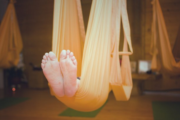 空中瑜伽课图片下载