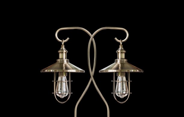 桌面灯孤立的黑色背景图片下载