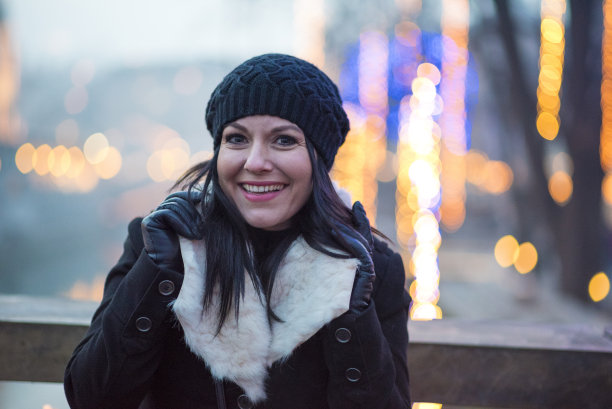 城里的漂亮女人图片下载