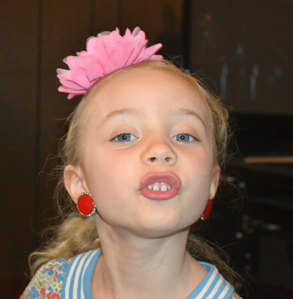 时髦的小姐图片下载