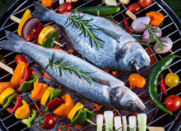 烧烤与海鱼图片下载