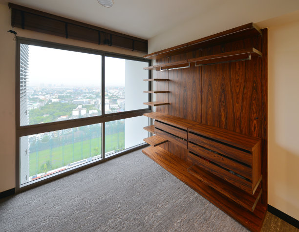 空木架、橱柜和浴室，室内设计图片下载