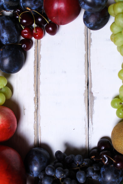 水果放在木桌上图片下载