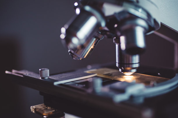 显微镜的特写镜头图片下载