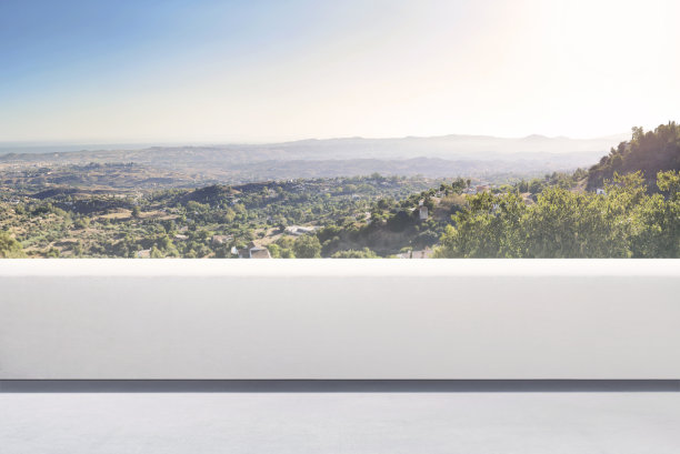 美丽的小村庄和绿色的风景图片下载