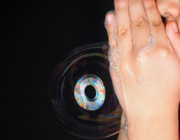 吹肥皂泡图片下载