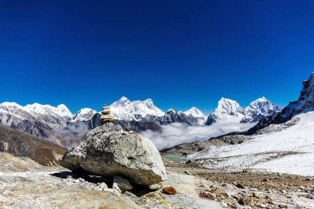 喜马拉雅山的雪山图片下载