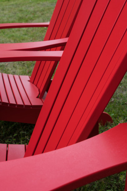 红色草坪椅图片下载