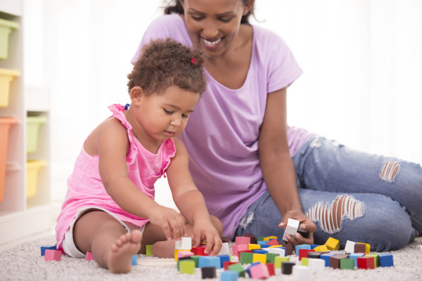 和妈妈的玩乐时光图片下载