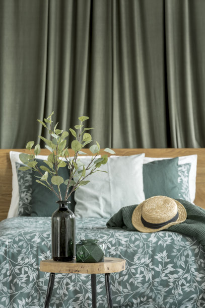 瓶子形状的花瓶图片下载