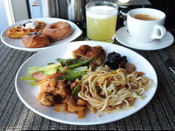 自助早餐已经在酒店的桌上了图片下载