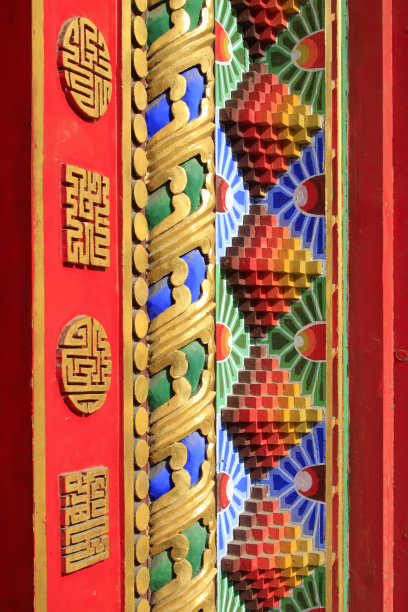 寺庙门框装饰彩绘图案，特写照片图片下载