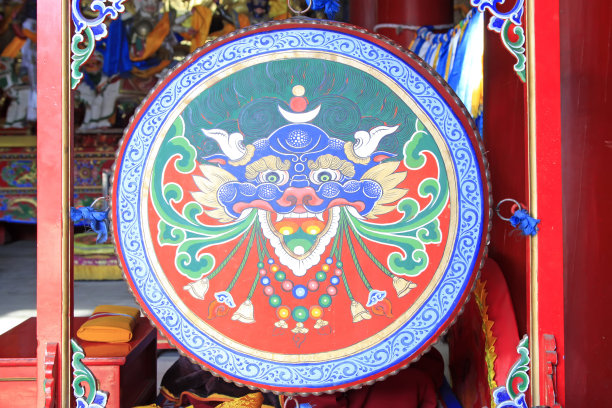 大鼓上彩色图案，特写照片图片下载